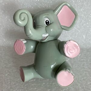 Vintage 2000 Rain Forest Cafe Tuki the Elephant Action Figure Toy Mascot